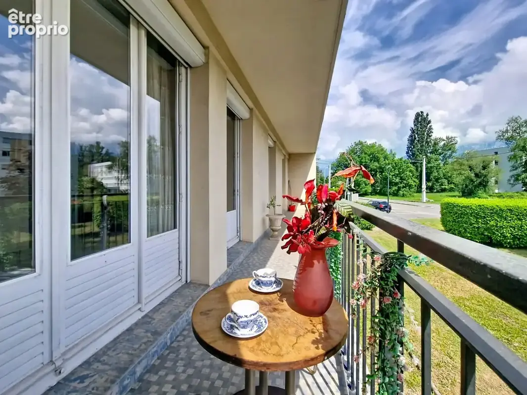 T4 73 m2 traversant   Grand balcon   3 chambres   Proche campus - photo 2