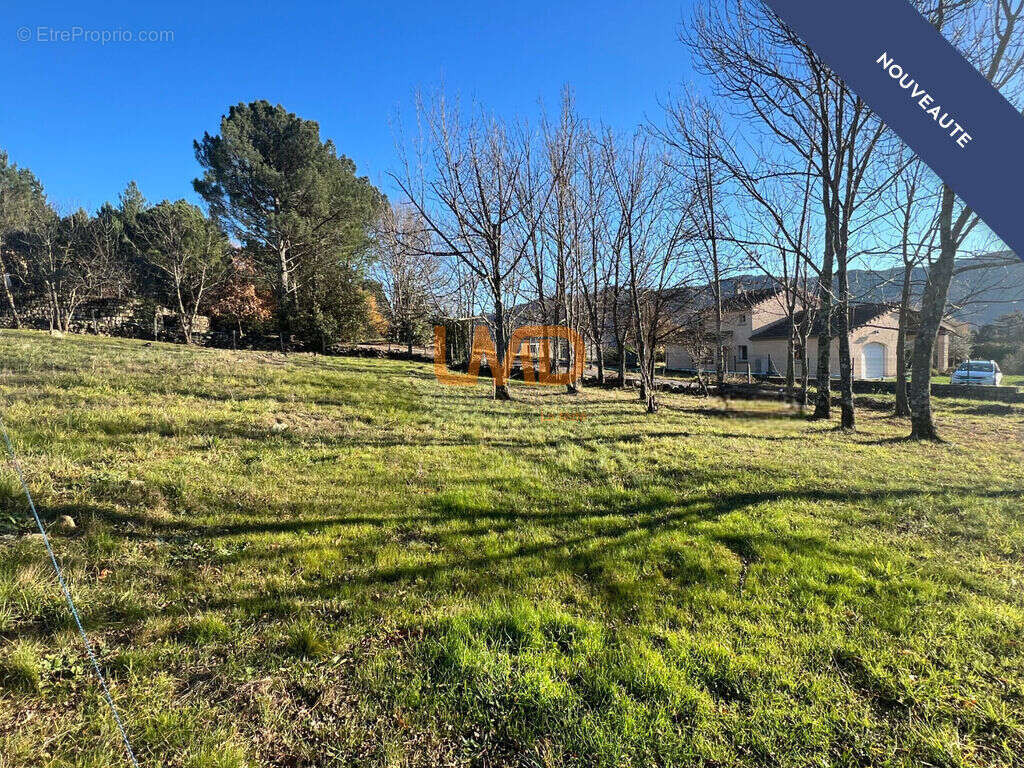 Terrain à JAUJAC
