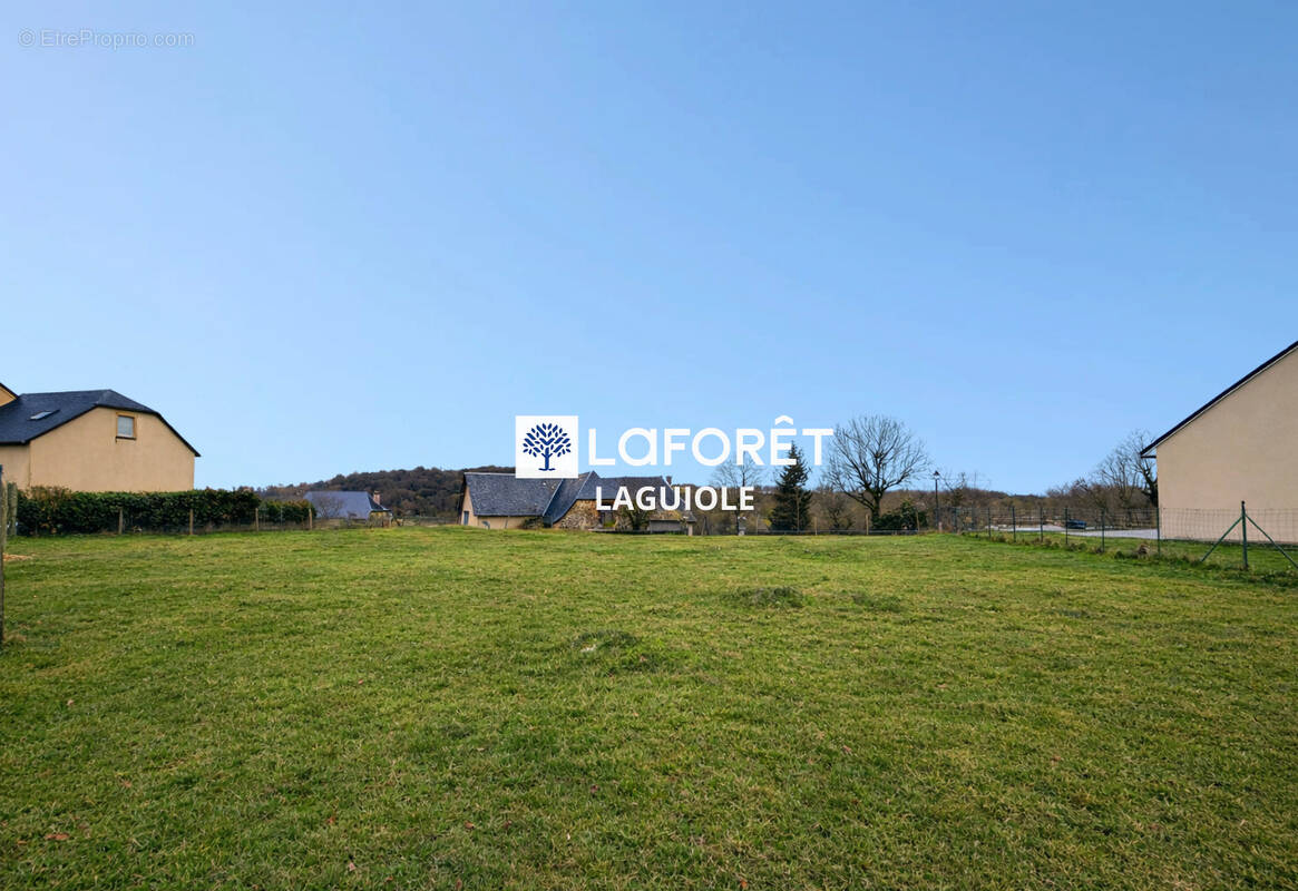 Terrain à ESPINASSE