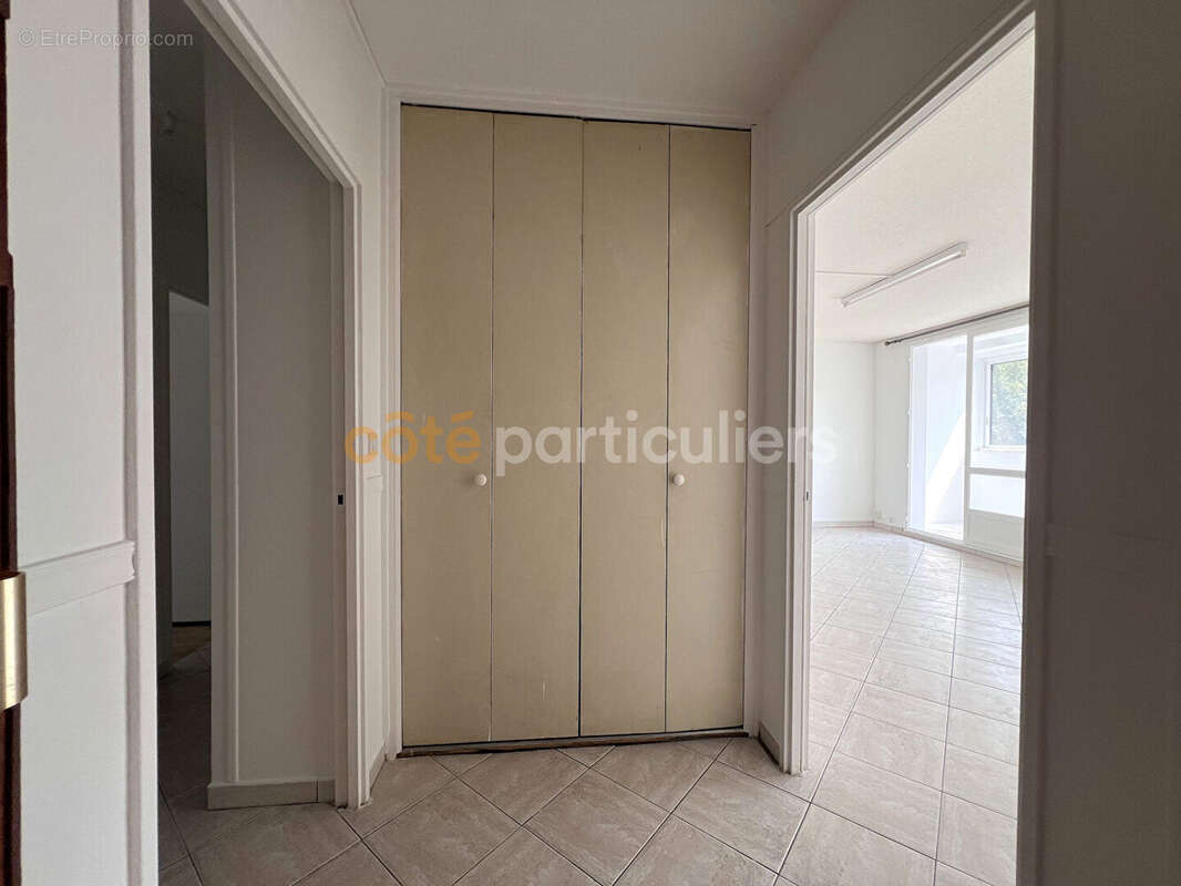 Appartement familial en dernier étage à Saint Jean de la Ruelle - photo 2