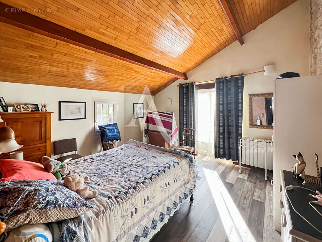 Maison à MONTAIGU-DE-QUERCY