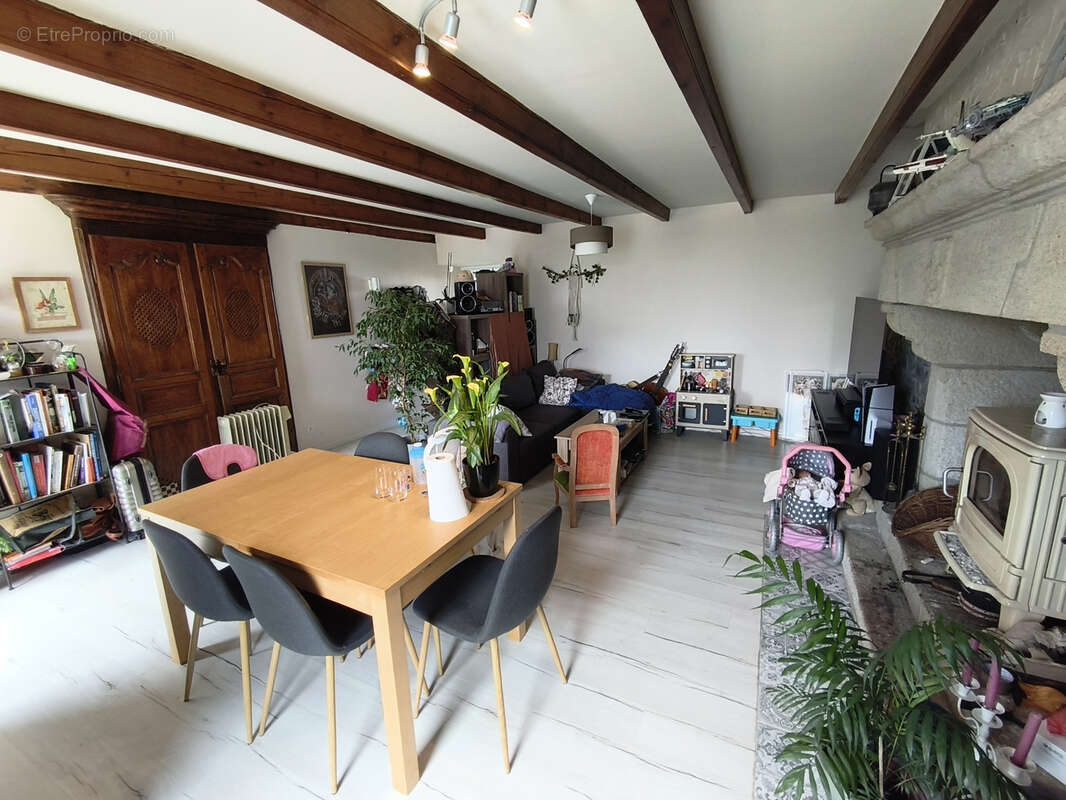 Maison à SAINT-DENIS-LE-GAST