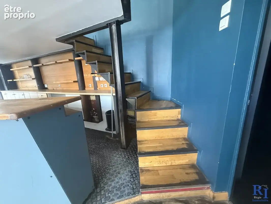 Accès à la mezzanine