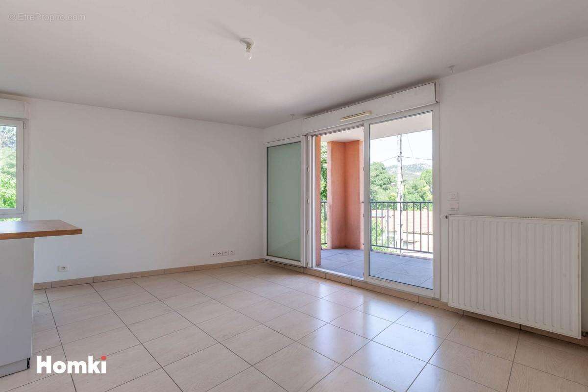 Appartement T2 de 41 m2 à Marseille 13011 - photo 3