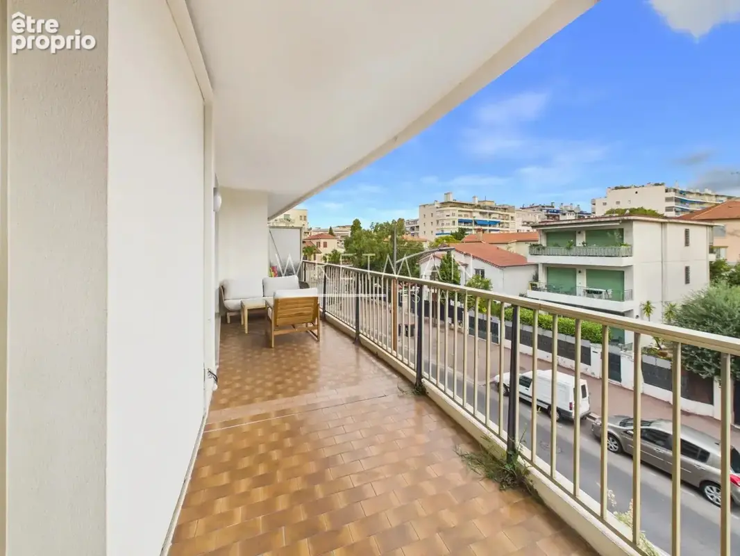 Lumineux appartement 2 pièces - Juan-les-Pins Centre - photo 5