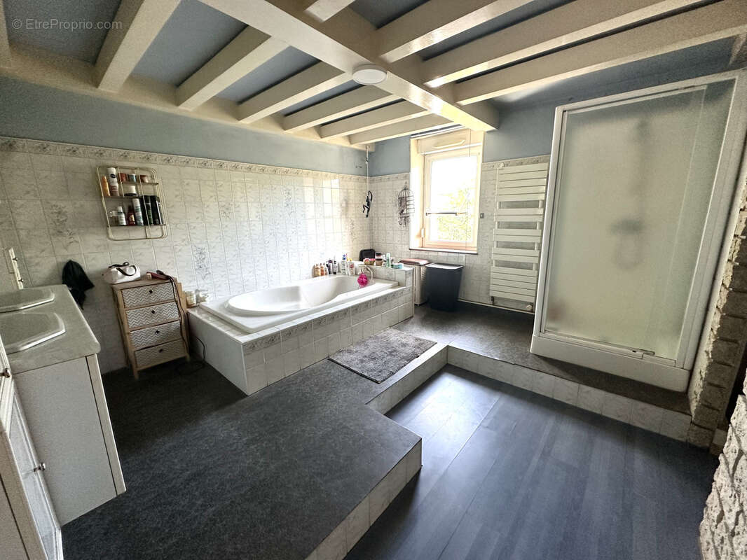 Maison à DOMEVRE-SUR-VEZOUZE