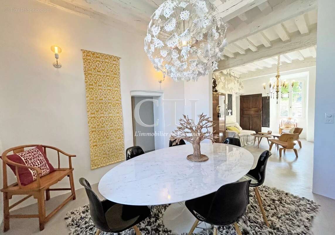 Maison à VAISON-LA-ROMAINE