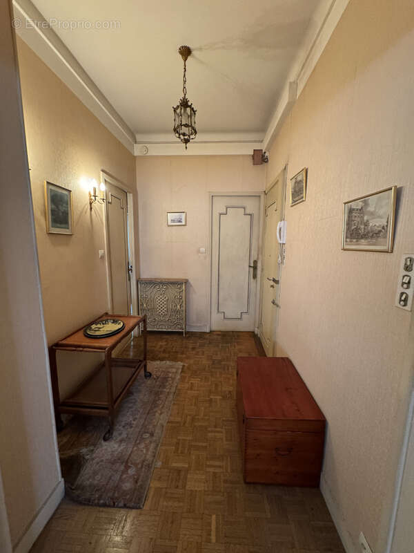 Appartement à MARSEILLE-2E