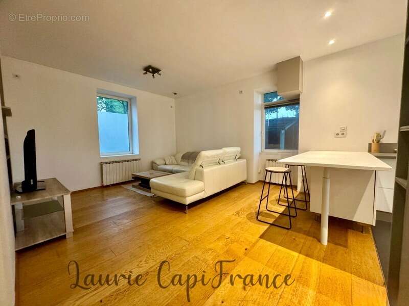 Appartement à RILLIEUX-LA-PAPE