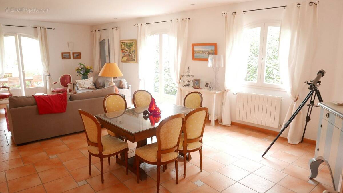 Maison à VILLENEUVE-DE-LA-RAHO