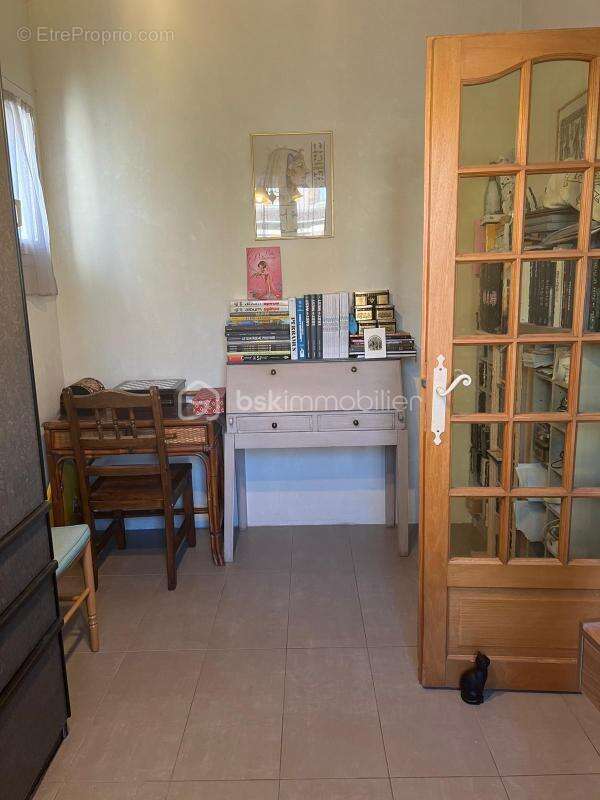 Maison + Studio indépendant + Jardin + Stationnements - photo 7