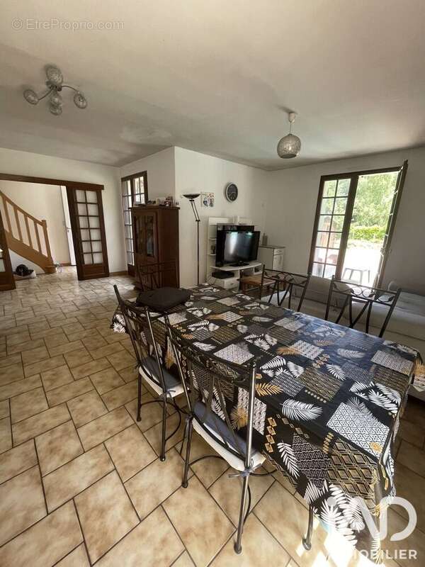 Maison 120 m² à Saint-Martial-D'artenset  - photo 4