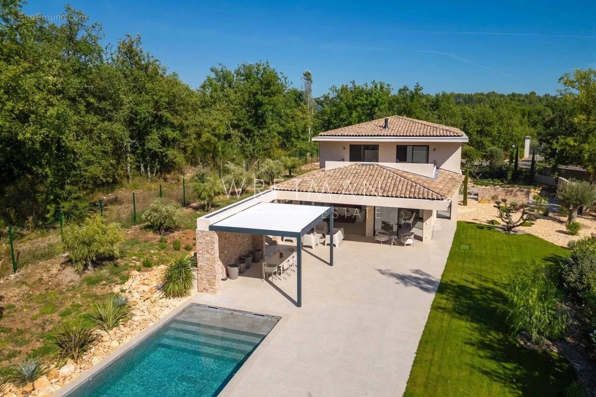 Maison à TOURRETTES