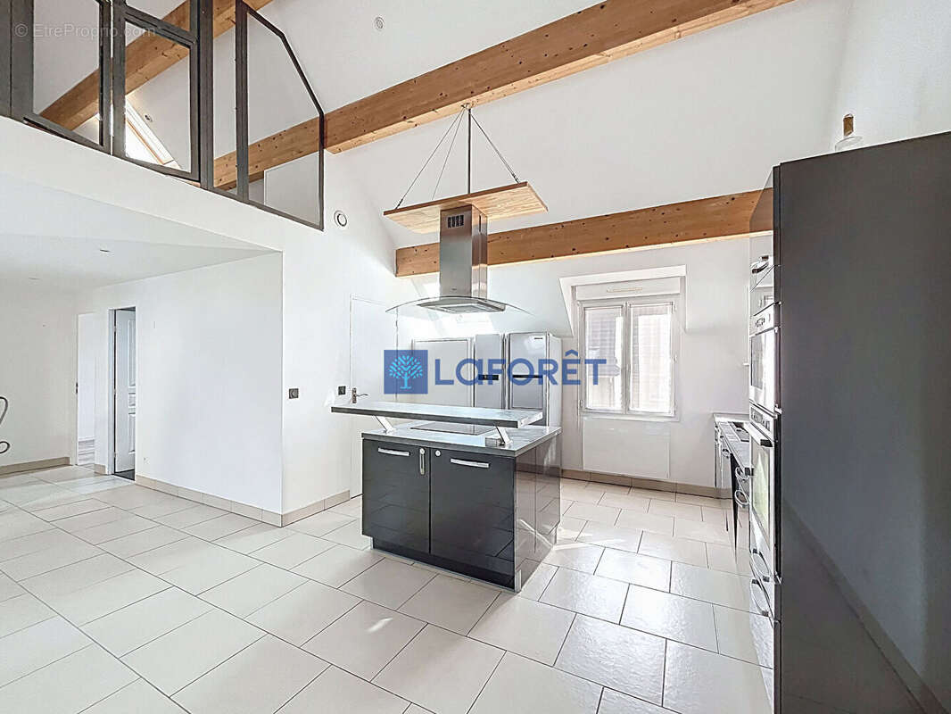 Appartement à SAINTRY-SUR-SEINE