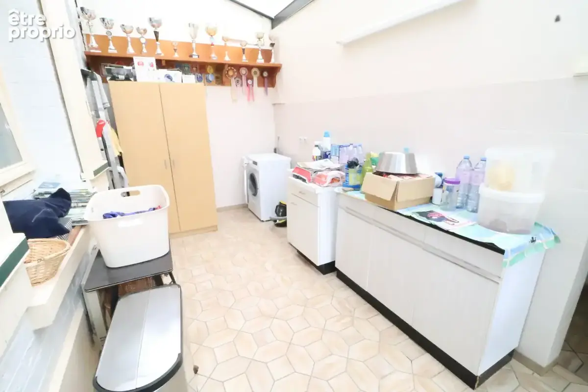 A proximité de la place maison de charme bâtie sur 515 m2 avec 4ch, 2sdb garage 2 voitures et cave - photo 14