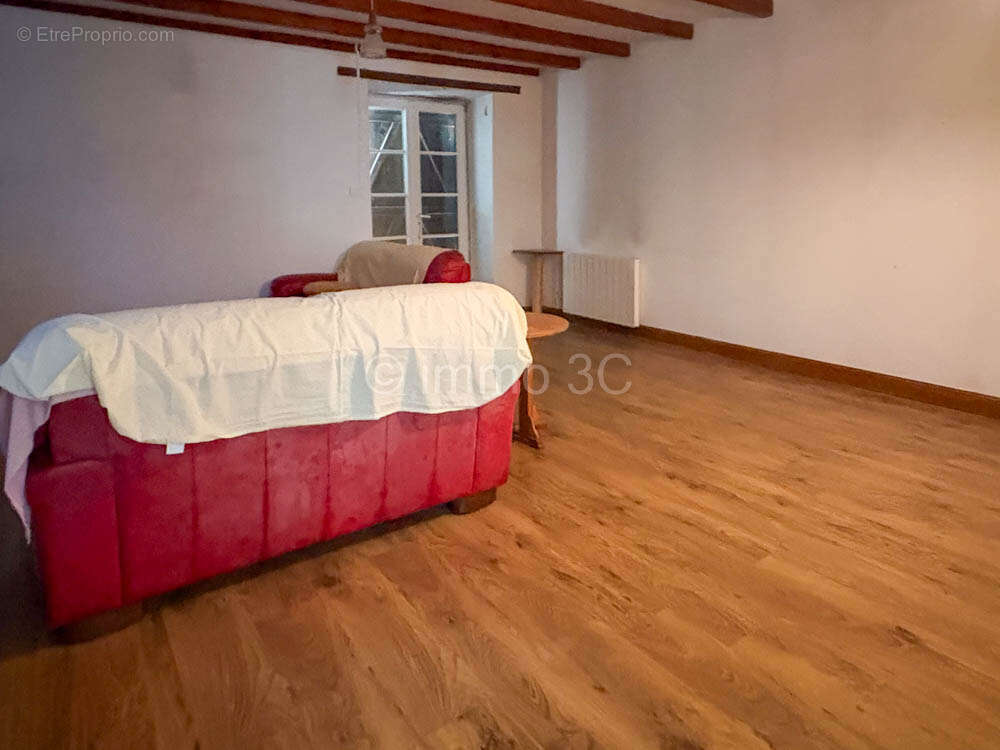 Maison à CHEF-BOUTONNE