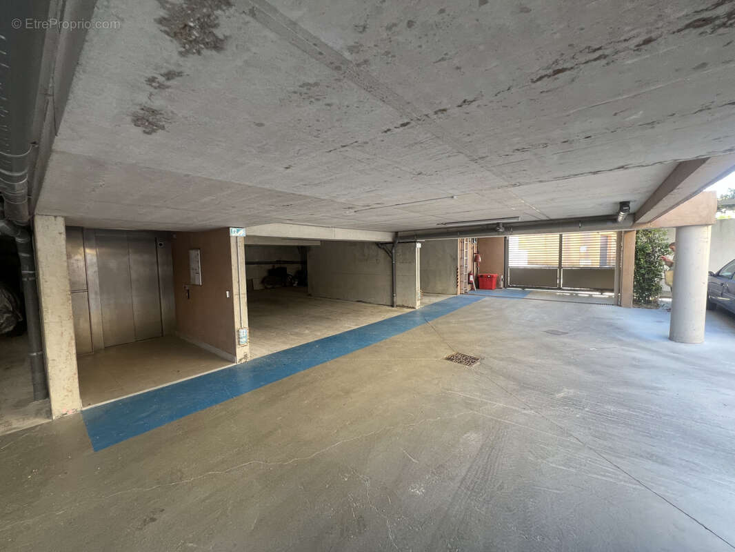 Presqu’île de Giens   Élégant appartement T3 avec vaste terrasse et stationnements privatifs - photo 12