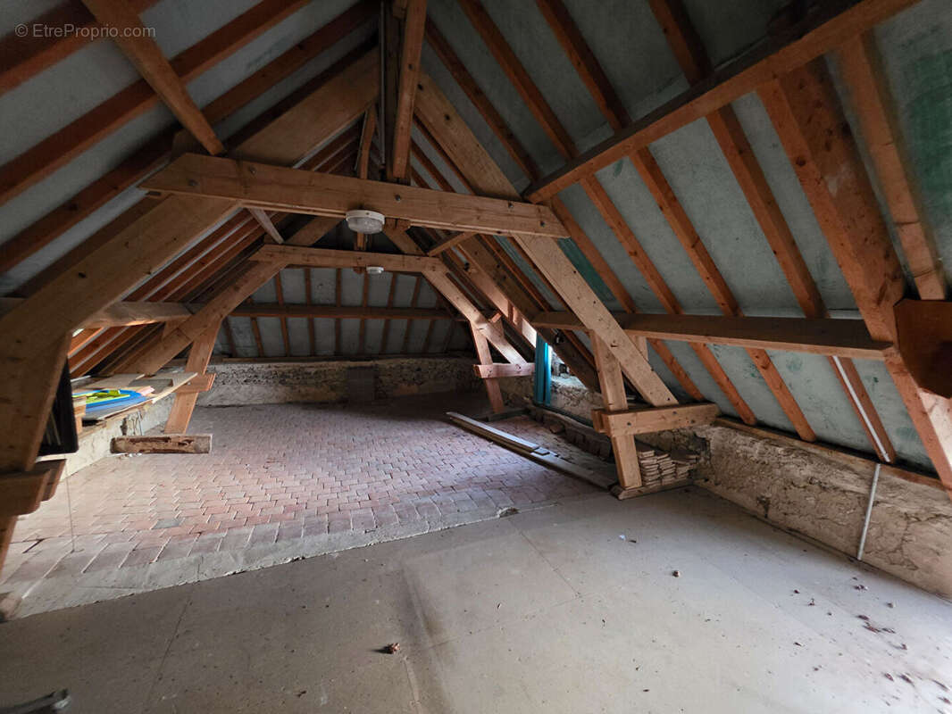 Maison à TOURNON-SAINT-PIERRE