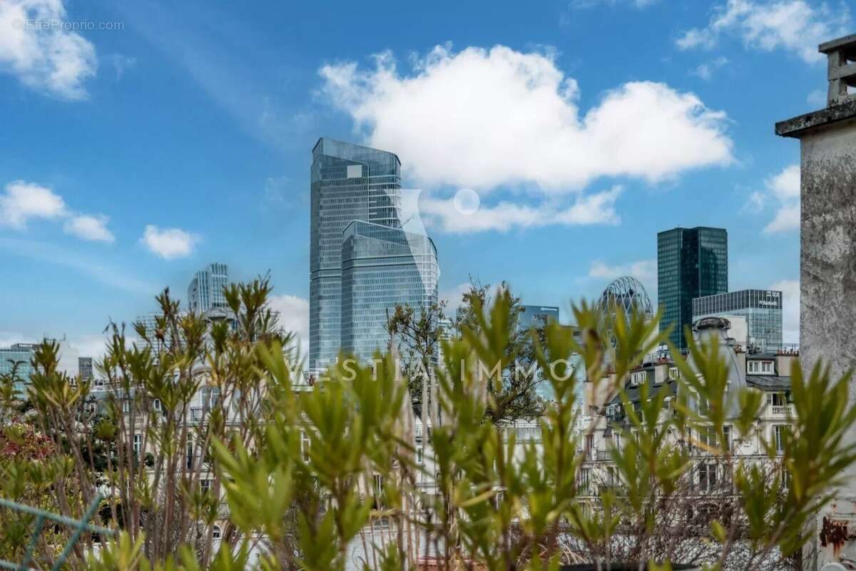 Appartement à NEUILLY-SUR-SEINE