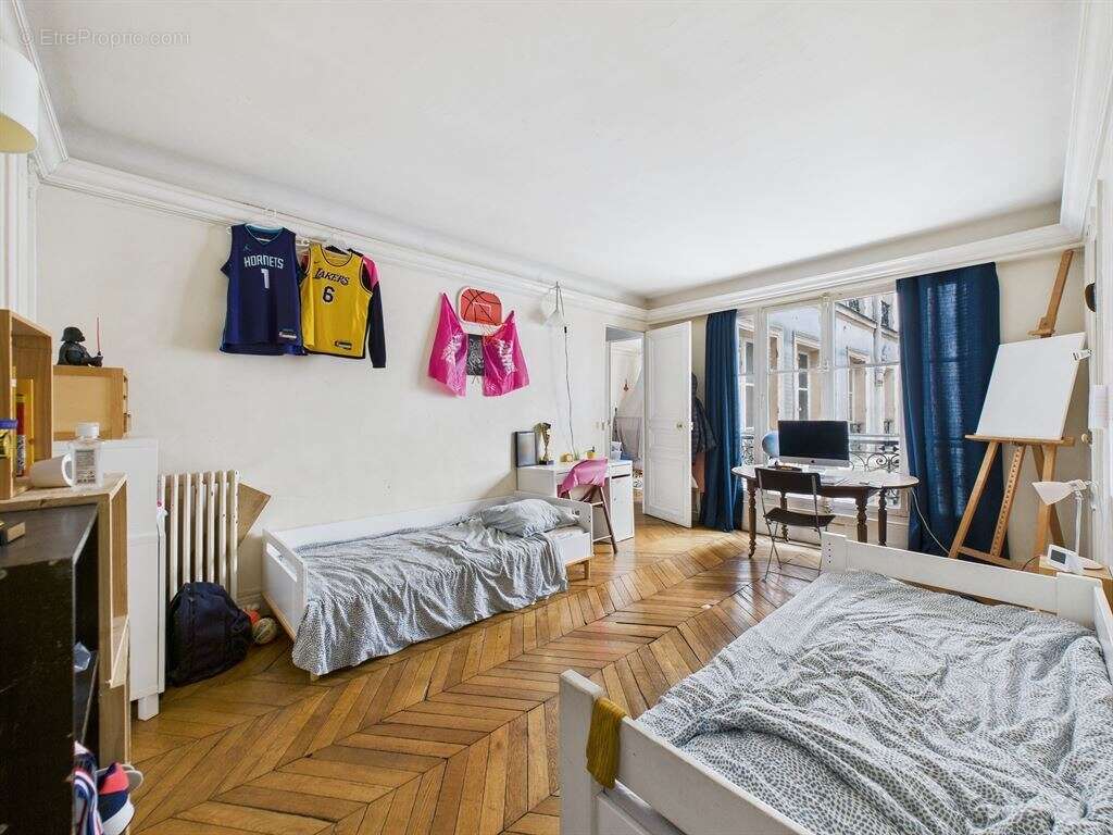Appartement à PARIS-9E