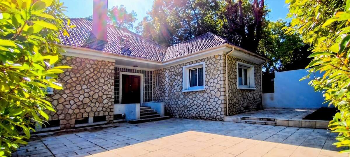 Maison à MONTMORENCY