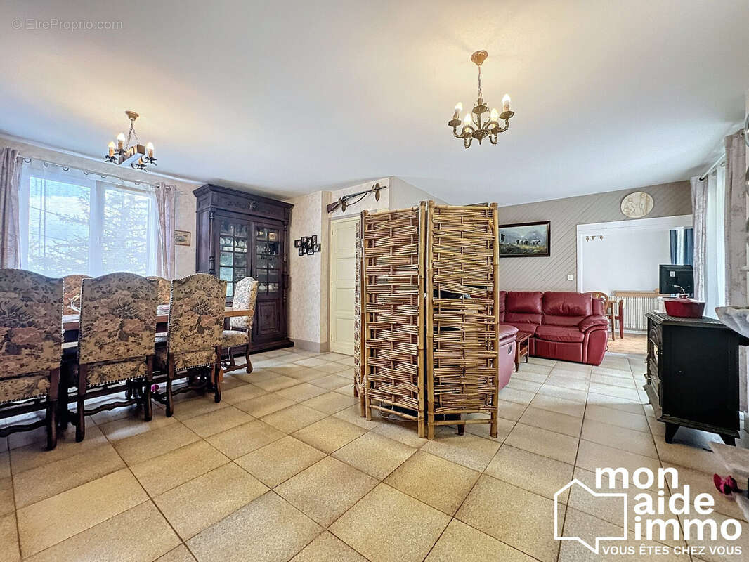 Maison à COULOUNIEIX-CHAMIERS