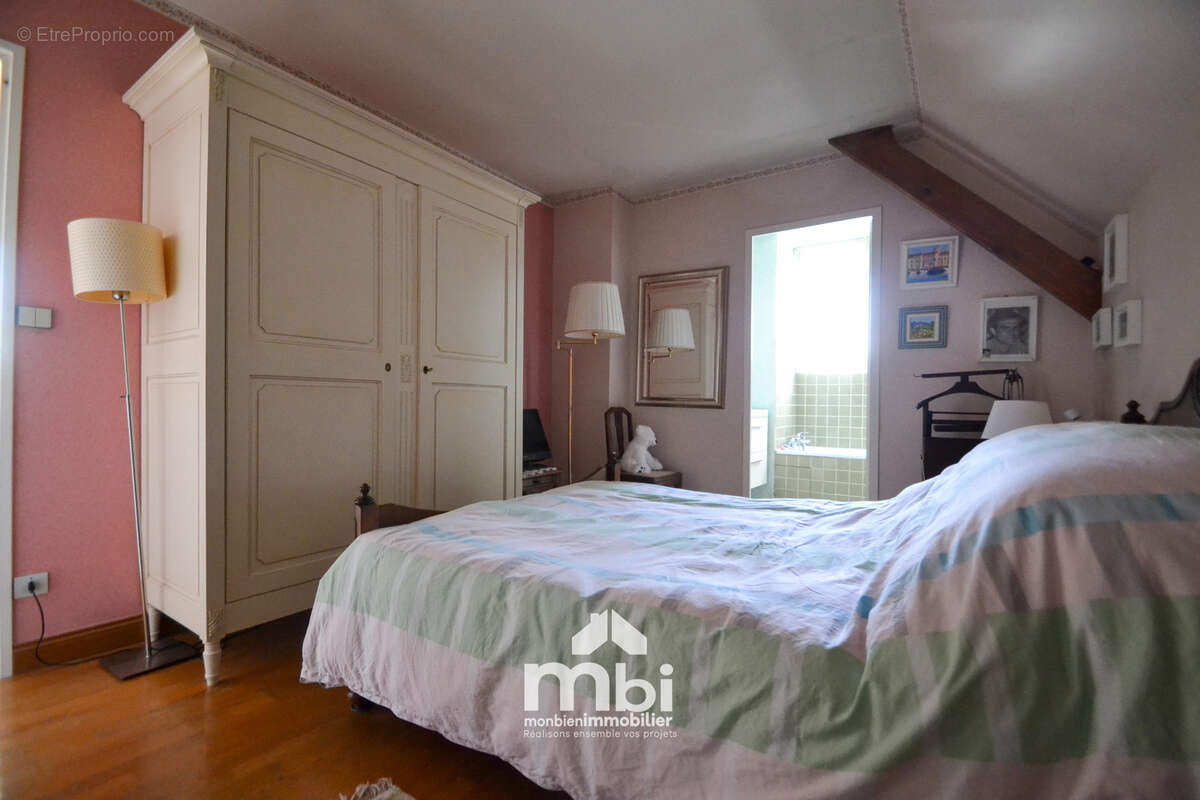 Maison à LA CHAPELLE-EN-SERVAL