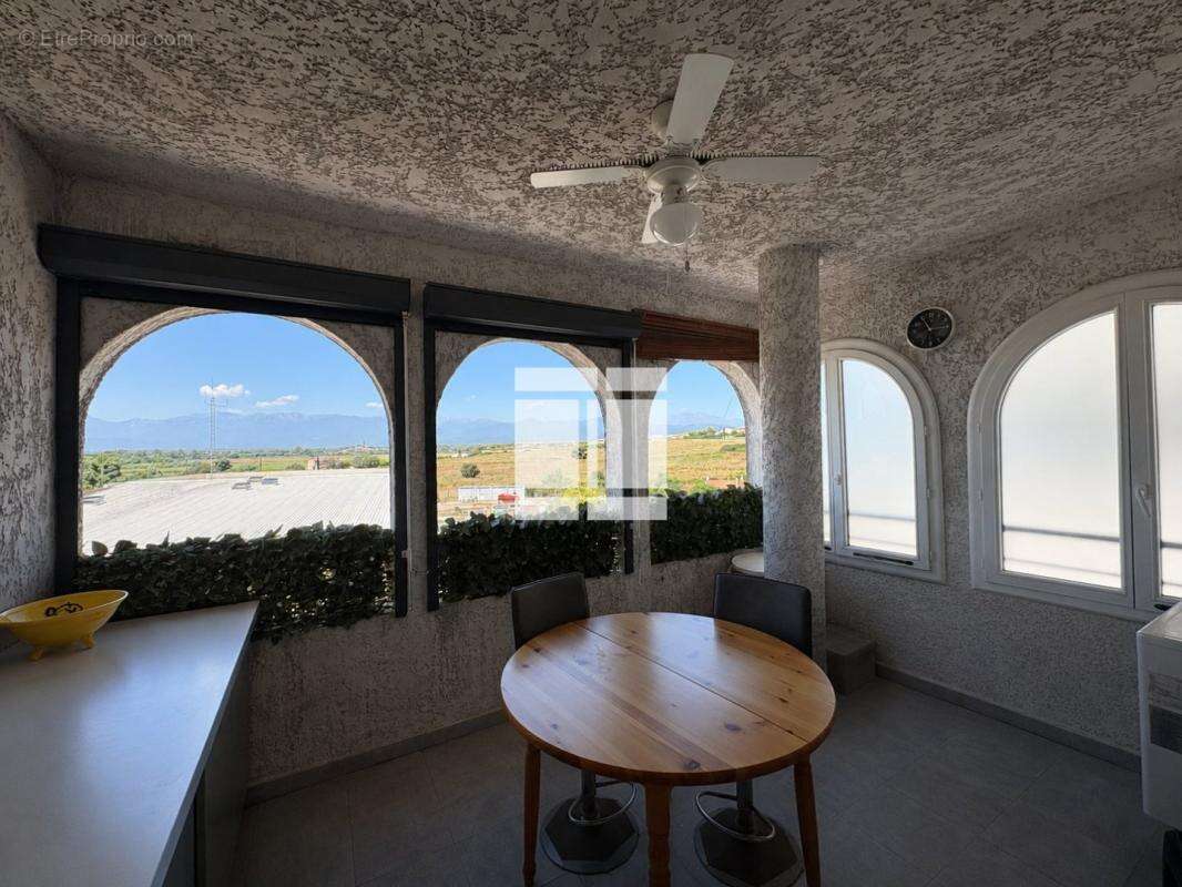 Appartement T2 à vendre avec terrasse, local privatif et place de parking - photo 3
