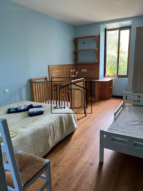 chambre 2 - Maison à SAINT-CERNIN-DE-LABARDE