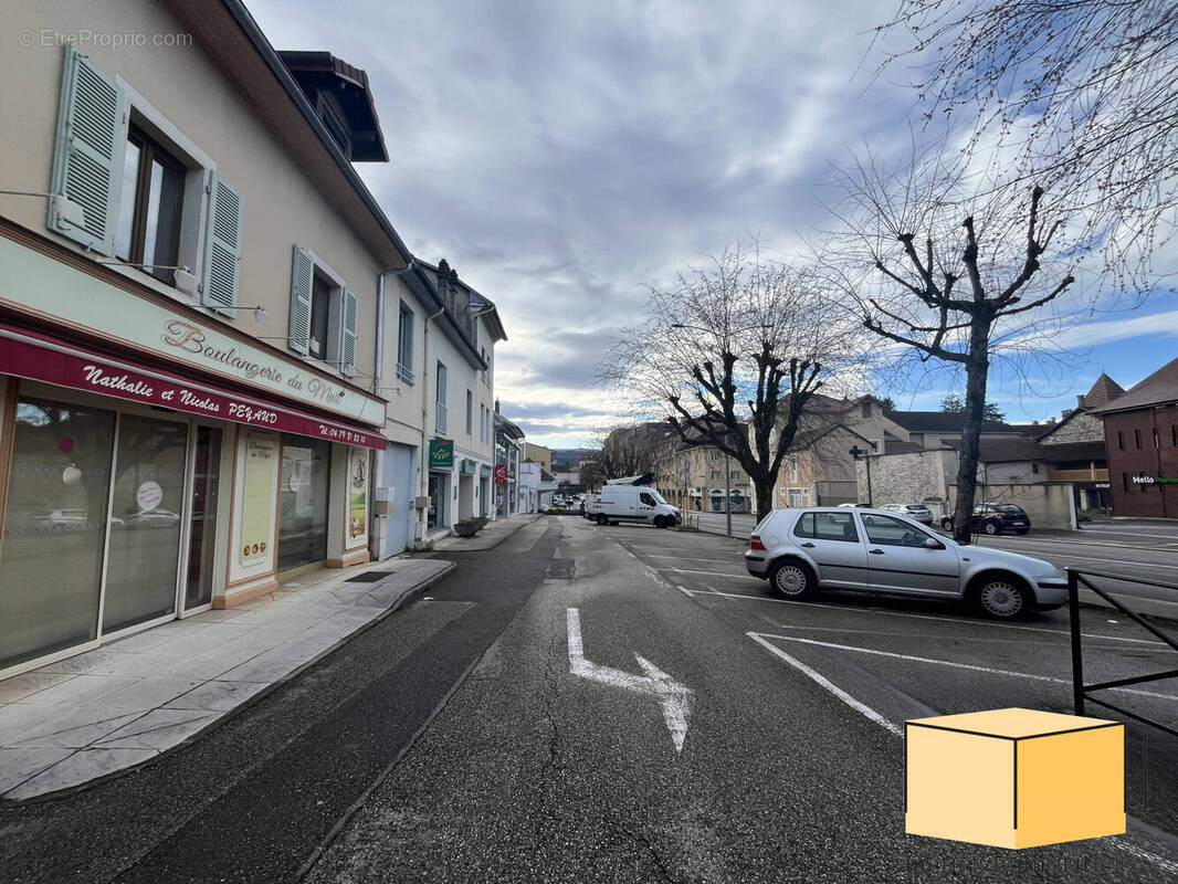 Commerce à BELLEY