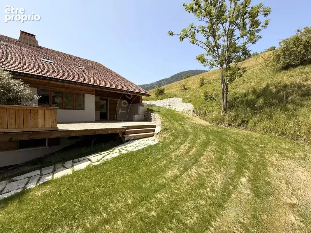 Ferme rénovée de 280 m2 habitables - frais notaire reduit - photo 5