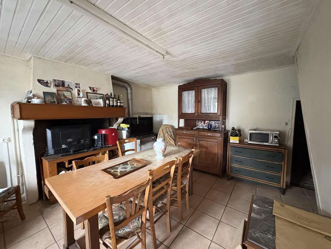 Maison à PEYRAT-LE-CHATEAU