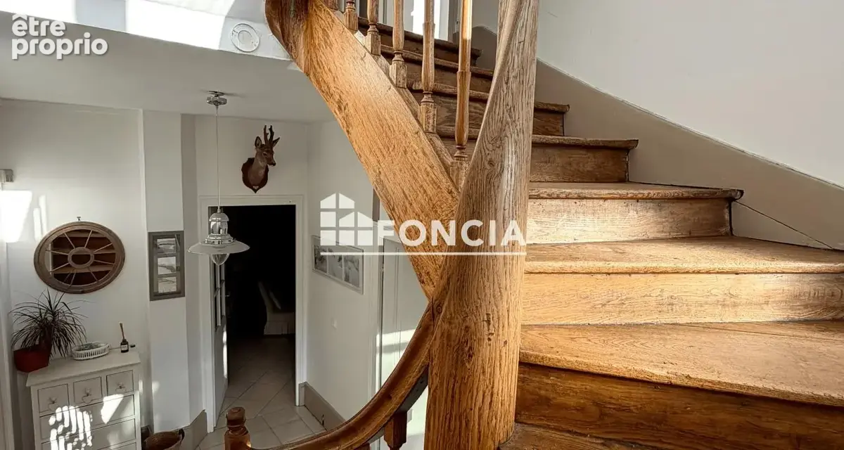 Orléans SAINT-MARCEAU, Maison Bourgeoise de 9 pièces - Piscine, garage double et grand jardin - photo 6