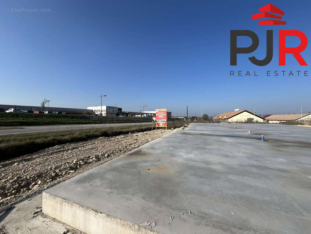 Commerce à VILLE-EN-VERMOIS