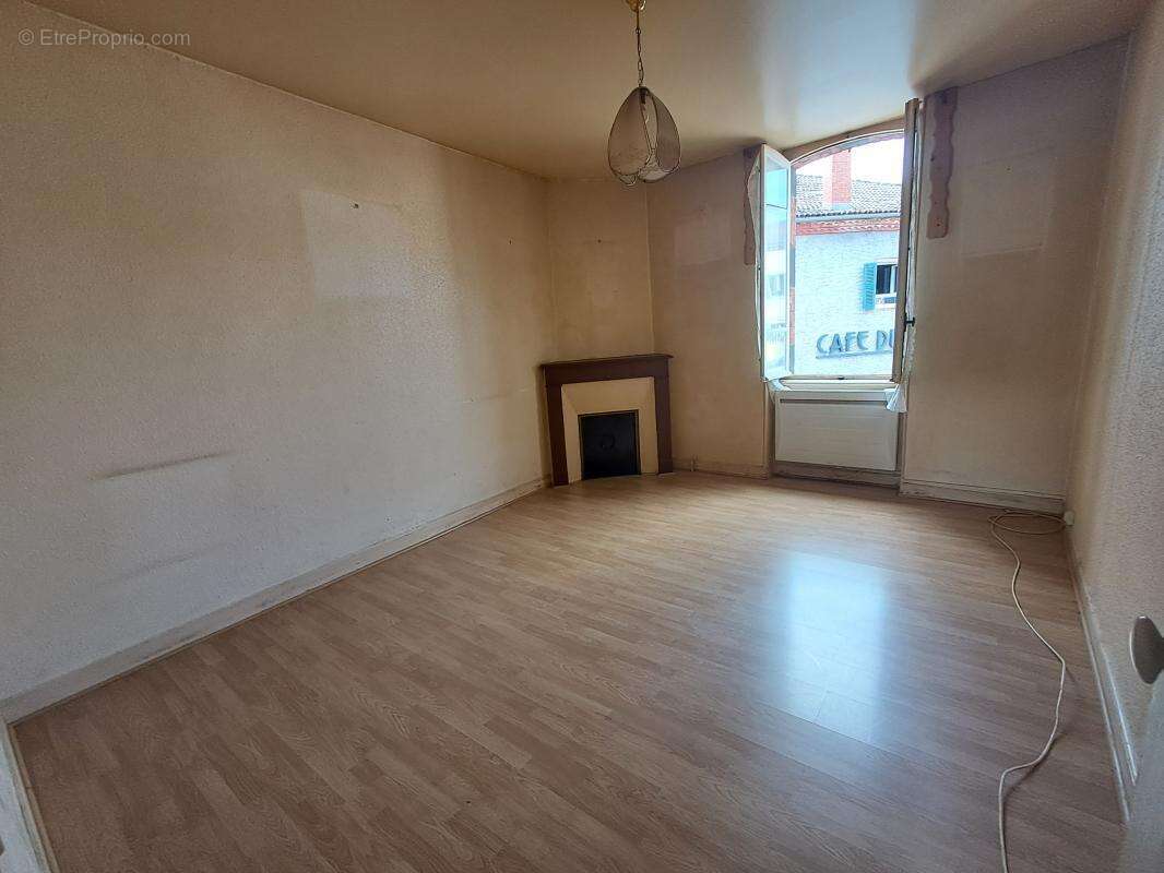 Appartement à MASSIAC