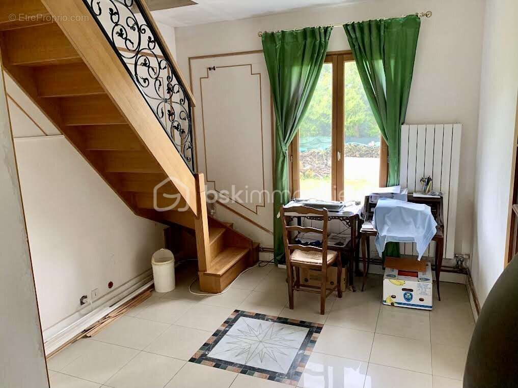 Maison à VILLENEUVE-L'ARCHEVEQUE