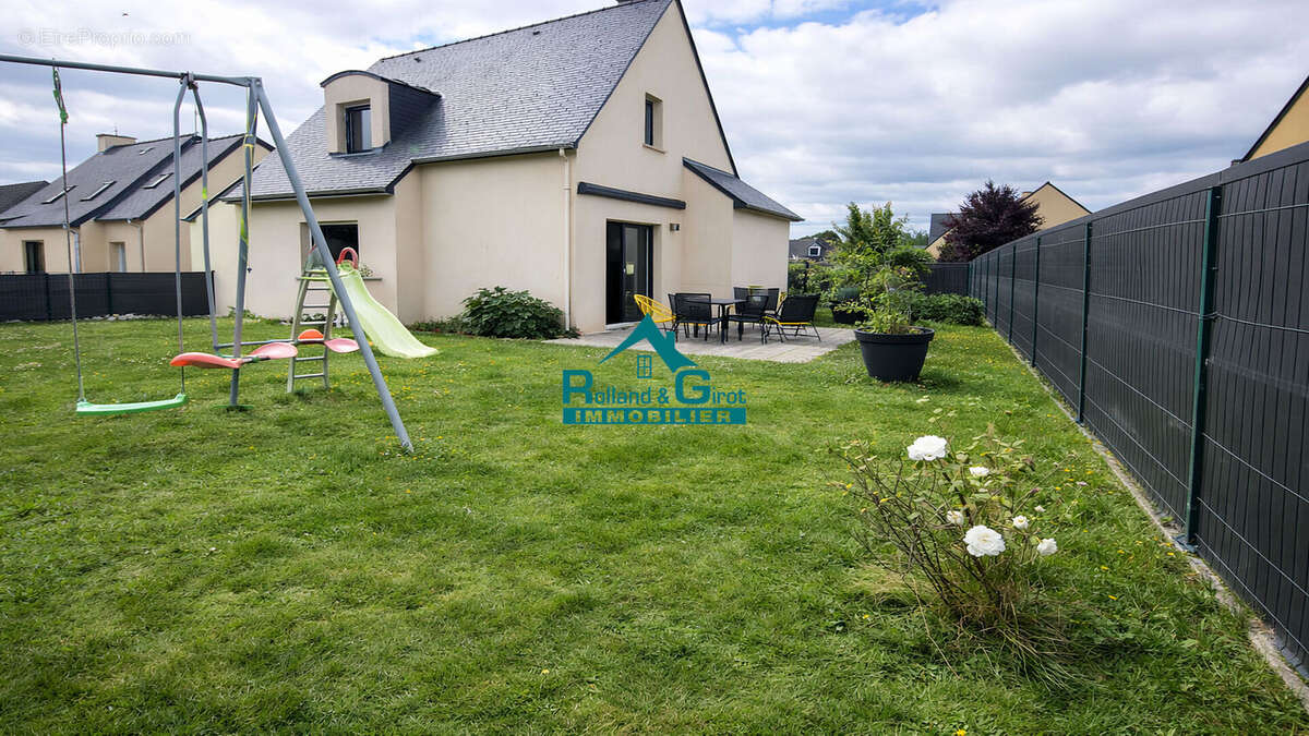 Maison à SENS-DE-BRETAGNE