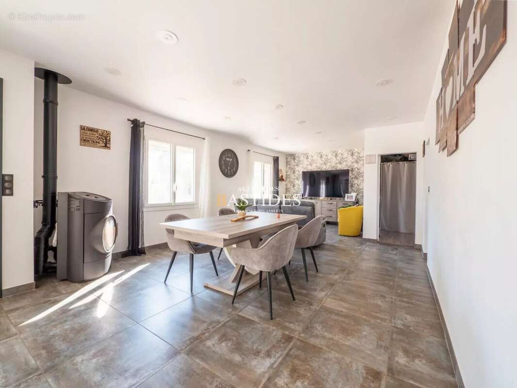 Maison à COUTRAS