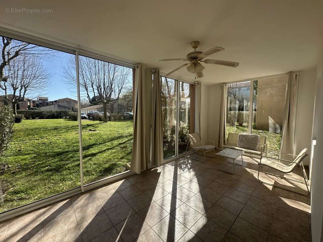 Appartement à SAINT-MARTIN-DE-CRAU