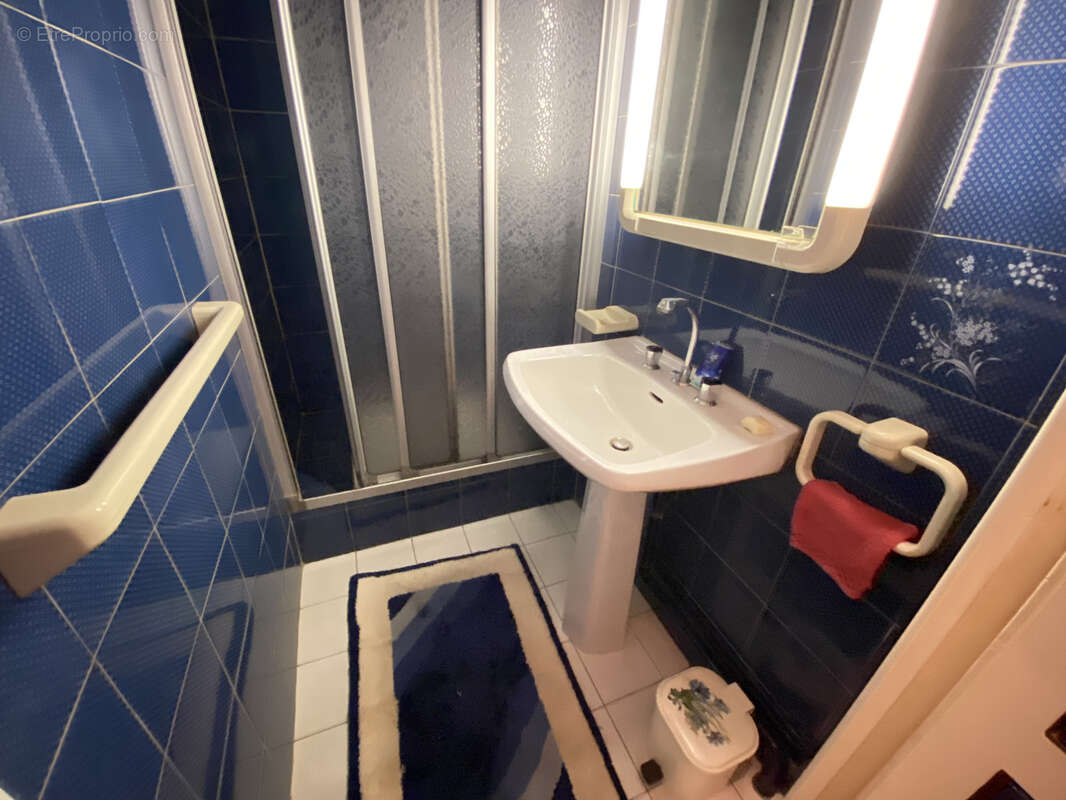 Appartement 200m2 hab. en hyper centre de ROANNE - photo 11