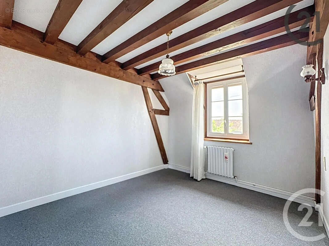 Maison à SAINT-JULIEN-LES-VILLAS