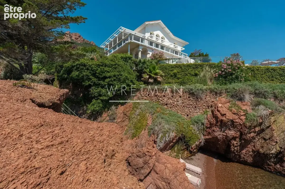 Vente par enchère privée : Domaine d'exception en bord de mer avec garage à bateau - photo 19