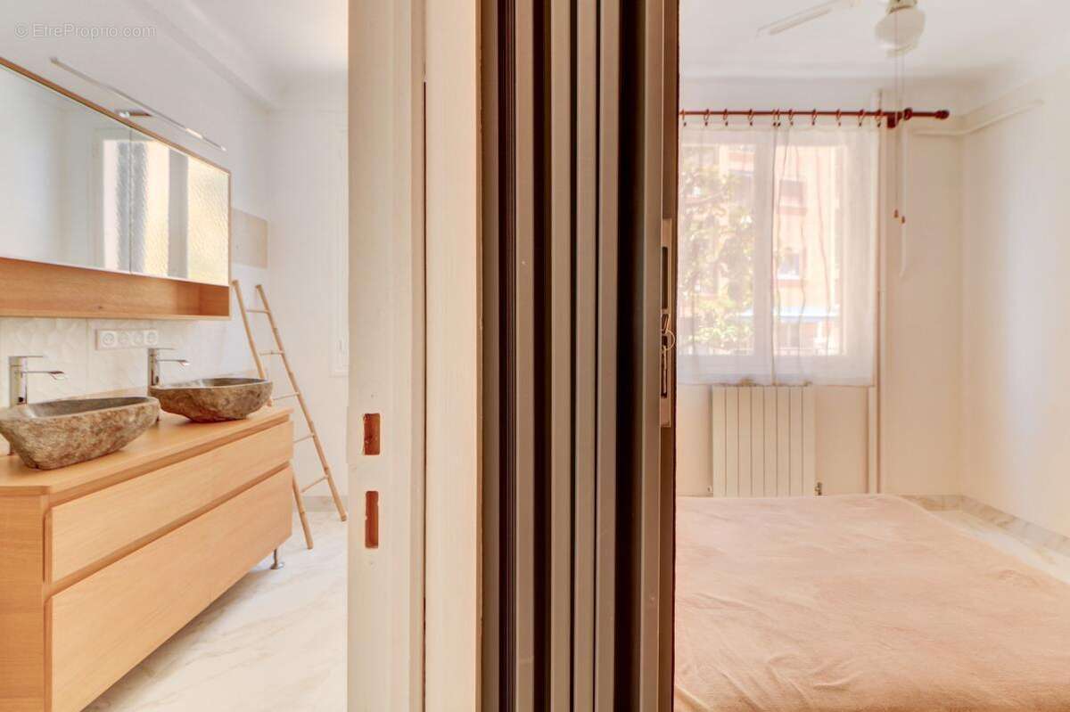 Appartement à ROQUEBRUNE-CAP-MARTIN