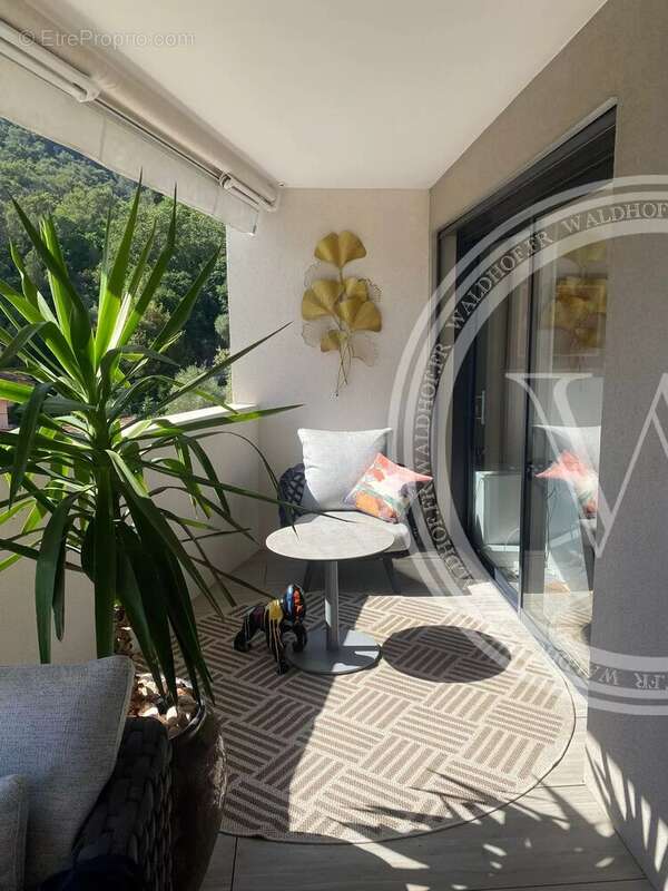 Appartement à EZE