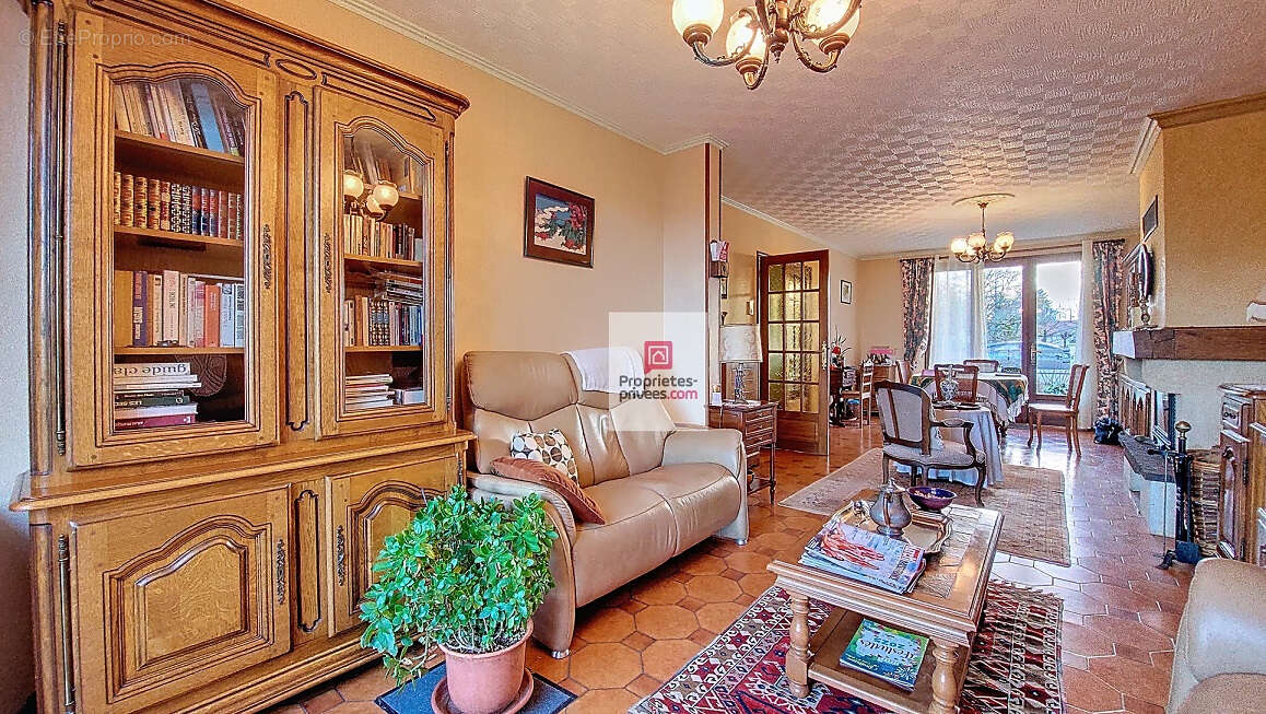 Maison à ROUFFIGNAC-SAINT-CERNIN-DE-REILHAC