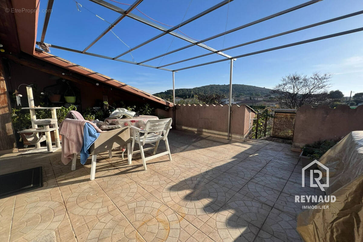 Maison à SAINT-BAUZILLE-DE-LA-SYLVE