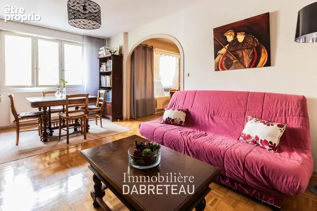 Appartement à DECINES-CHARPIEU