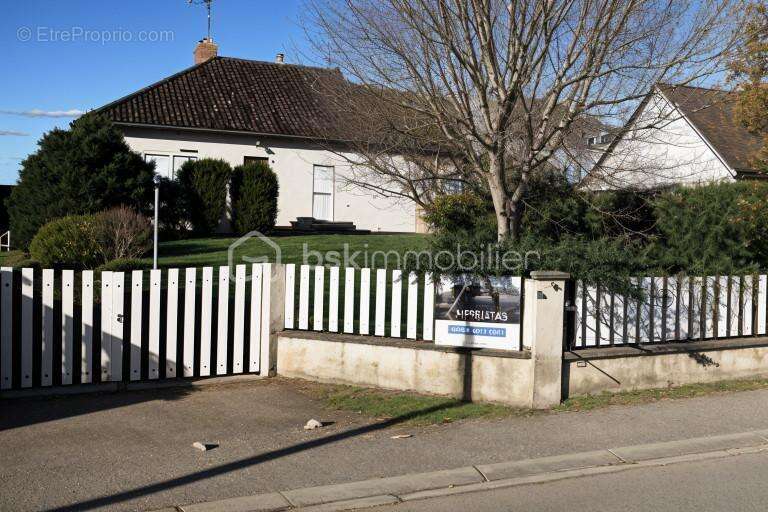 Maison à VILLEBAROU