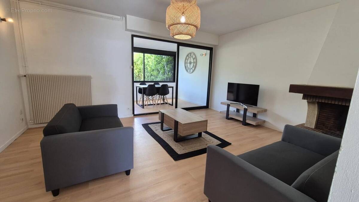 Maison à VILLENAVE-D&#039;ORNON