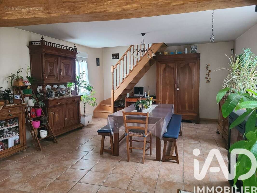 Photo 3 - Maison à VERNOIL